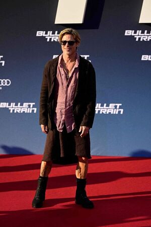 Brad Pitt llegó en pollera al preestreno de su nueva película en Berlín - Gente - ABC Color