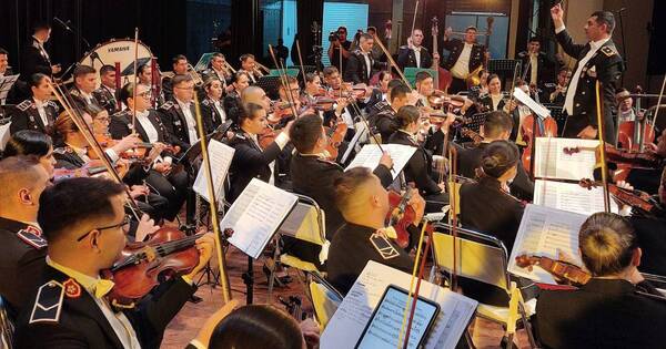 La Nación / “Noche de película”: Banda de la Policía protagonizará ciclo cultural del BCP