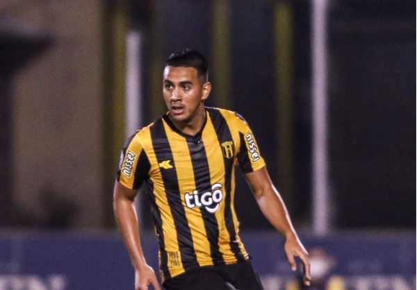 De vender frutas y verduras con su madre: Roberto Fernández, al fútbol ruso