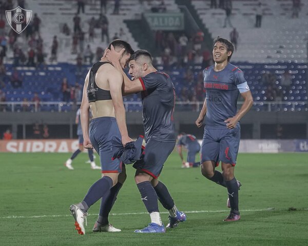 Diario HOY | ¡Lo ganó con 10 jugadores! Cerro triunfa sobre la hora ante Tacuary