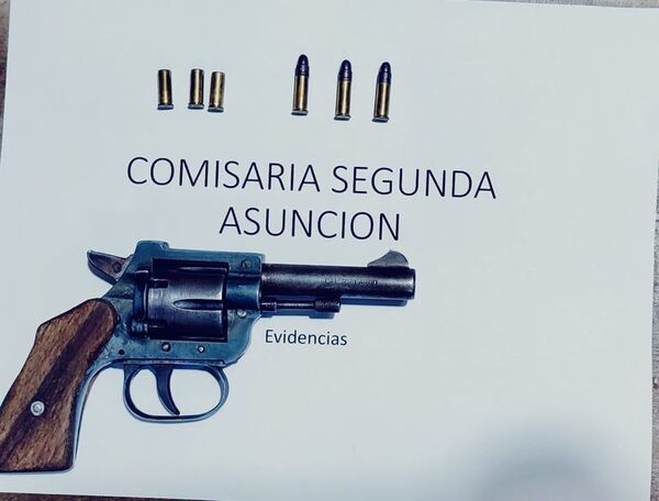 Realizaba disparos al aire libre en la calle y fue aprehendido por la policía - Policiales - ABC Color