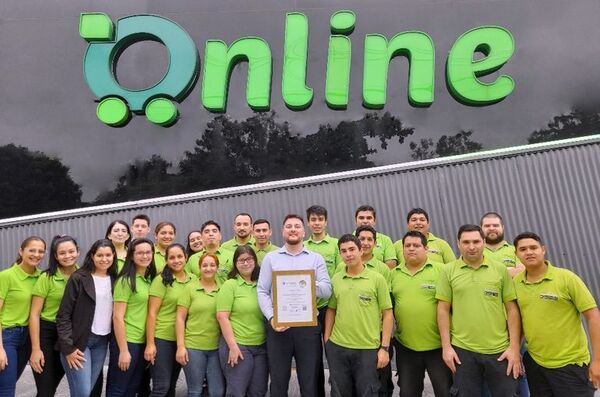Superseis recibe un premio - Empresariales - ABC Color