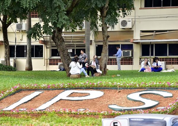 IPS: mientras el ente despilfarra dinero, dicen que presupuesto no alcanza para fármacos - Nacionales - ABC Color