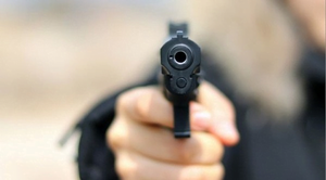 Delincuentes asaltan una casa y se llevan de rehén a un adolescente - Noticiero Paraguay