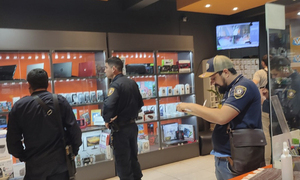Rompió el cristal de Virtual Informática para robar impresora - OviedoPress