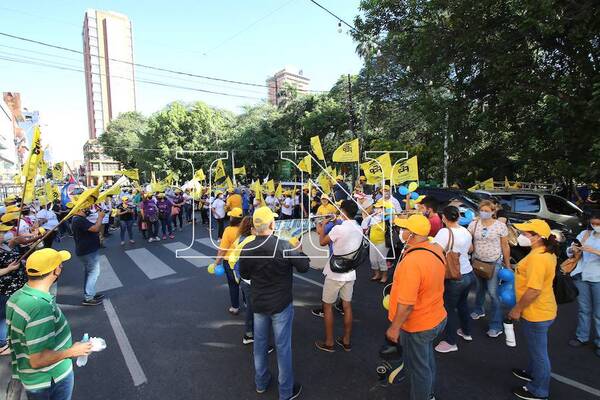 Diario HOY | Déficit de la caja fiscal: docentes se oponen a incremento de aportes