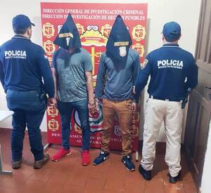 Atrapan a dos sujetos que estarían implicados en asalto - La Clave