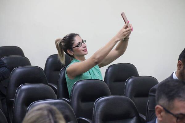 "Secretaria VIP" tendrá que devolver más de 100 millones a la Contraloría - Megacadena — Últimas Noticias de Paraguay