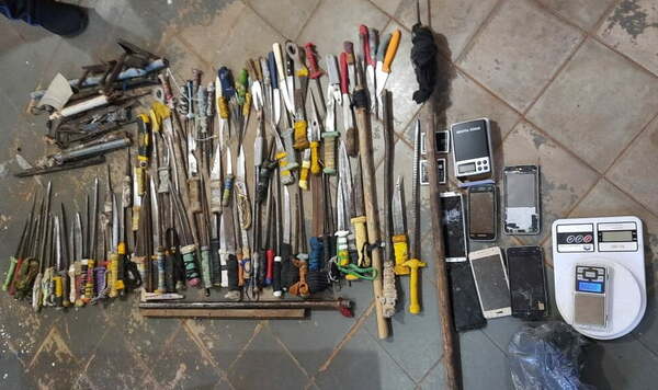 En pabellón del PCC, requisan armas y un laboratorio de drogas - Noticiero Paraguay