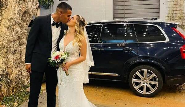 Crónica / Apúrope este pelotero fichó para el equipo de casados