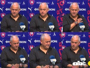 Francisco Arce, a puro gesto mientras recibía una pregunta que a veces evita responder - Cerro Porteño - ABC Color