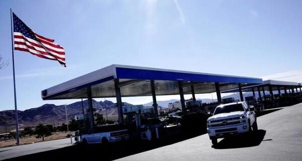 El precio de las naftas baja en Estados Unidos - ADN Digital