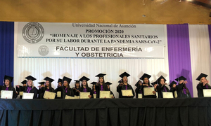 Se gradúan 27 nuevas enfermeras y obstetras en Coronel Oviedo - OviedoPress