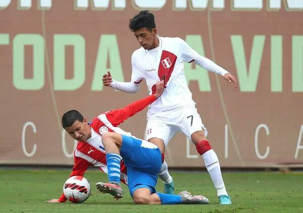 Crónica / Amistoso internacional: La Albirroja Sub 17 empató ante los perucas
