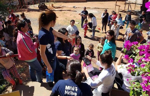 Jóvenes piden ayuda para agasajar a niños de un hogar