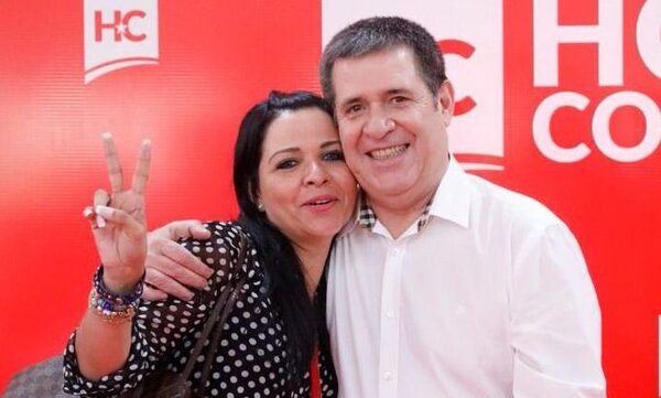 Supuesta planillera de la EBY pidió permiso de "4 horas" para ir al cumpleaños de Cartes - Megacadena — Últimas Noticias de Paraguay