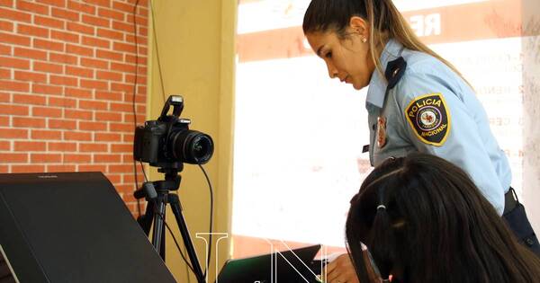La Nación / Mientras en otras sedes hay demoras, Identificaciones agiliza los trámites en la Expo