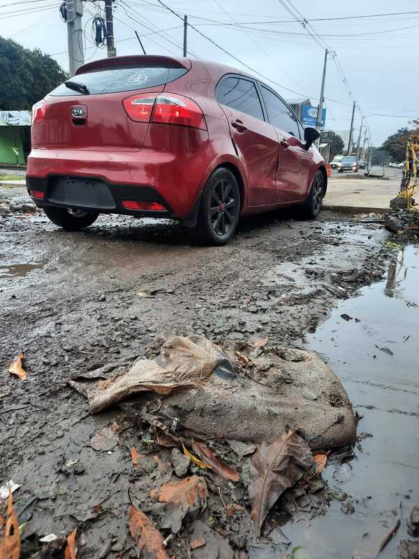Serios cuestionamientos sobre las obras de pavimento y badén de hormigón armado en el cruce San José y Chóferes del Chaco - San Lorenzo Hoy