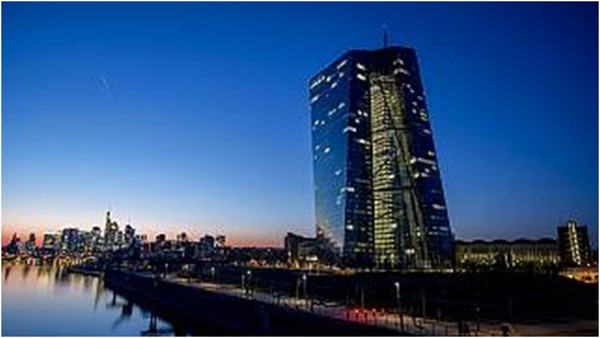 El Banco Central Europeo sube en un 0,50% los tipos de interés porcentual después de once años | 1000 Noticias