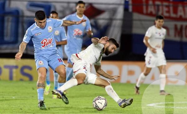 Crónica / "Resi" y Nacional se repartieron los puntos en intenso chute