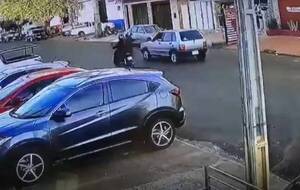 Crónica / [VÍDEO] Atentado en PJC: Falló el arma del sicario y ¡se salvó de milagro!