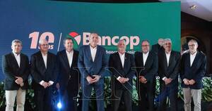 La Nación / Bancop festejó 10 años de ser el primer y único banco de propiedad cooperativa del Paraguay