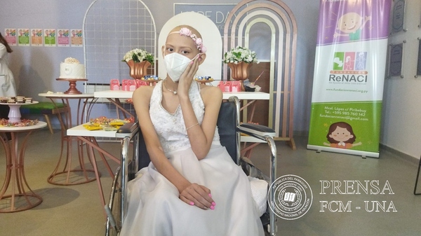 Diario HOY | Paciente oncológica cumplió 15 años y tuvo su fiesta soñada en el Hospital de Clínicas