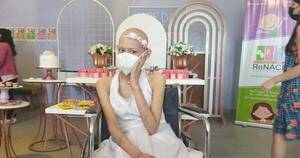 La Nación / Un 15 de ensueños: Natalia, la paciente oncológica que se hizo viral, celebró su cumpleaños en Clínicas