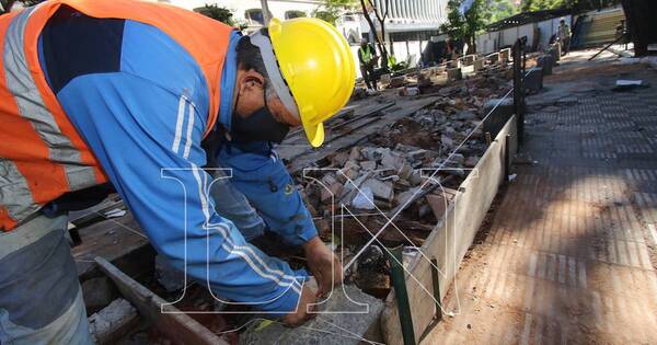 La Nación / Cayeron 40.000 empleos, mientras que Abdo Benítez se jacta de obras