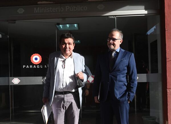 Senador “máximo castigo” para fiscales afiliados que votaron en las internas - Política - ABC Color