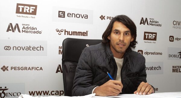 Jorge 'Conejo' Benítez, presentado en un equipo del fútbol argentino