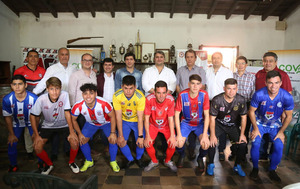 Entregaron atuendos a 8 clubes de Coronel Oviedo – Prensa 5