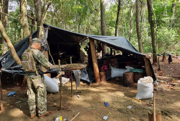Reportan un enfrentamiento entre narcos y militares en Amambay - Noticiero Paraguay
