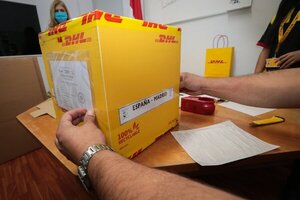 Diario HOY | Alistan máquinas de votación que utilizarán los compatriotas en España