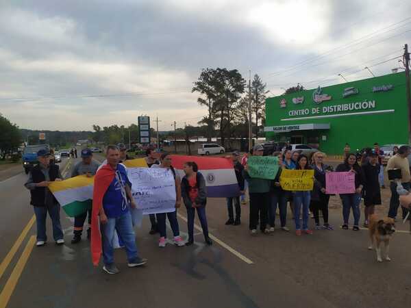 Una vez más, piden al MOPC instalación de semáforos en acceso al barrio Arroyo Pora