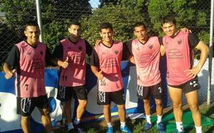 Crónica / [ENTREVISTA] De vendedor ambulante a pelear por el ascenso a Primera División