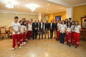 Diario HOY | Ministros del TSJE destacan participación de los jóvenes tras encuentro con estudiantes 