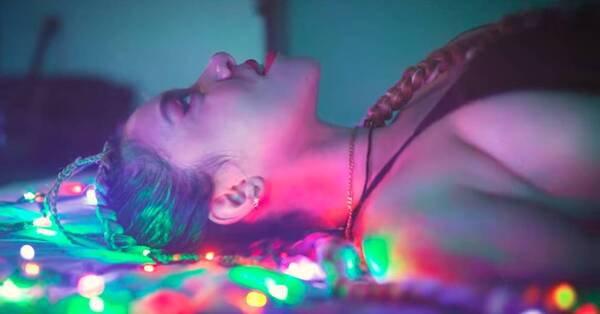 Crónica / [VIDEO] Modelo se lanza como cantante al estilo "Karol G"