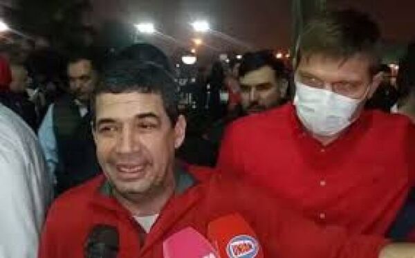 Hugo Velázquez dijo que él impulsará juicio político a Sandra Quiñónez si no se abre investigación contra Cartes
