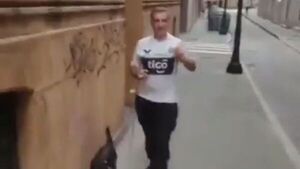 Español fanático de Olimpia causa furor en redes