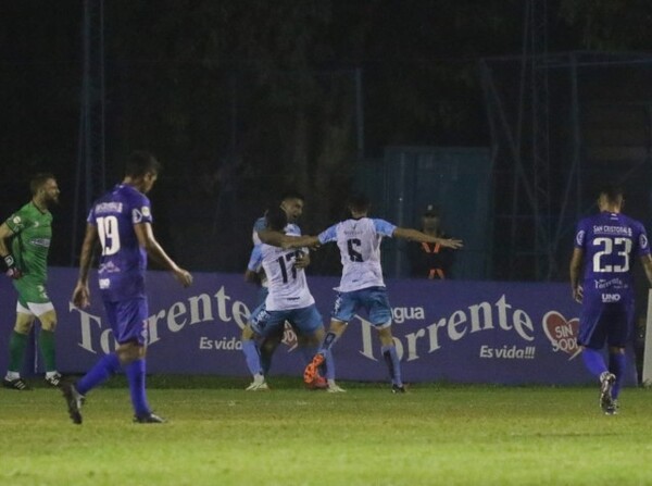 Arrancó el capítulo 18 con triunfo de Atyrá FC - APF