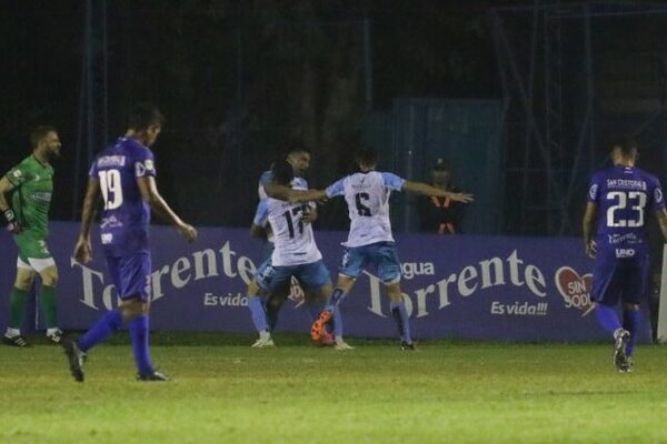 Diario HOY | Atyrá sorprende a Independiente en inicio de la fecha 18