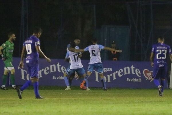 Atyrá sorprende a Independiente en inicio de la fecha 18