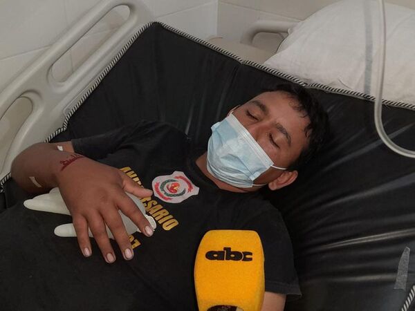 Policía fue mordido por una serpiente en Ñeembucú - Nacionales - ABC Color