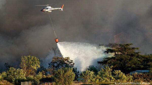 Italia sufre más de 30.000 incendios forestales en el último mes