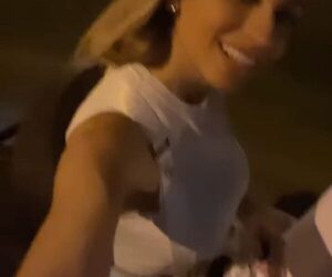 Jean choferea en moto a su doña (VIDEO)