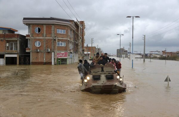 Al menos 21 muertos por inundaciones en el sur de Irán producto de fuertes lluvias - .::Agencia IP::.