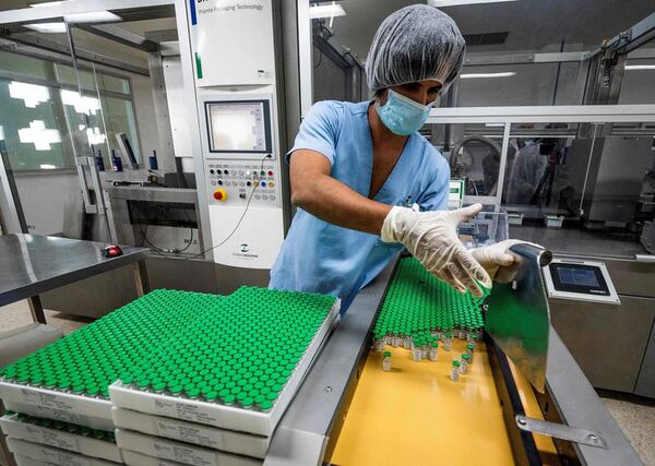 Cuba supera el centenar de casos diarios de covid por primera vez en 2 meses - Mundo - ABC Color