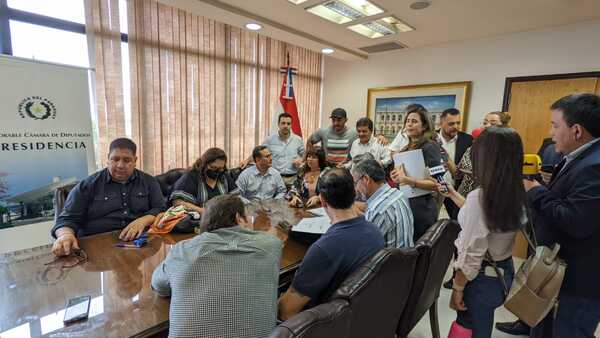 Diario HOY | Presentan libelo acusatorio con amenaza a los que no acompañen el juicio político