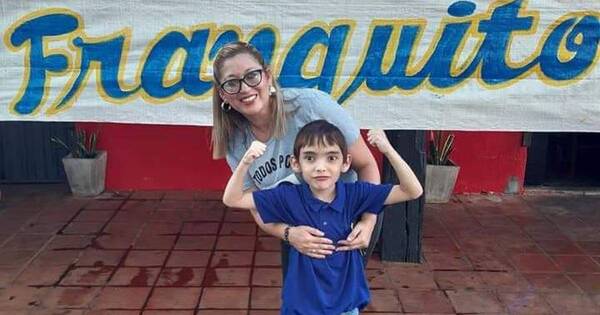 La Nación / Organizan parrillada para Franquito, un niño que sufre una afección muscular